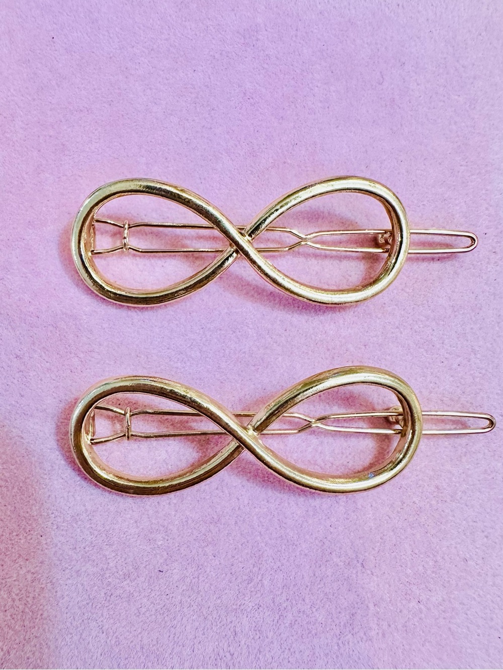 NWOT Gold Tone Infinity Hair Clips Barrettes Set of 2